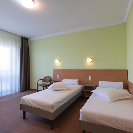 Vila Rosa 2 Ξενοδοχείο Κλουζ-Ναπόκα Εξωτερικό φωτογραφία